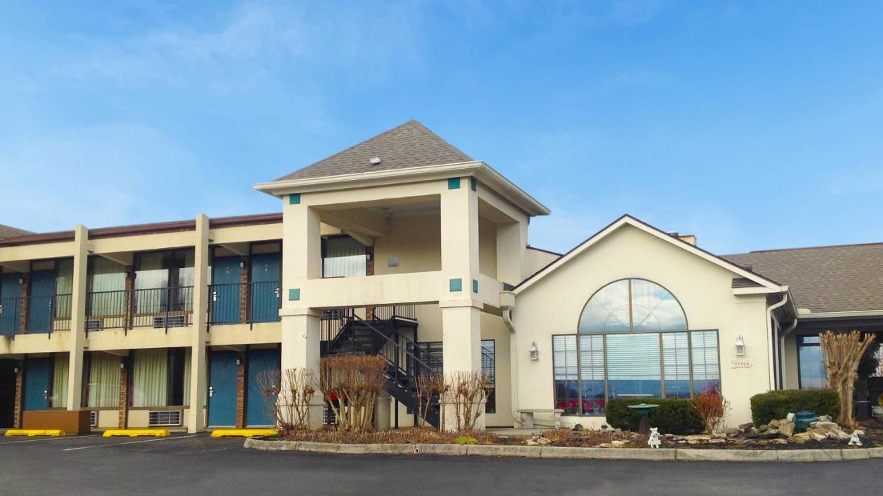 Inn Of Loudon Exterior photo
