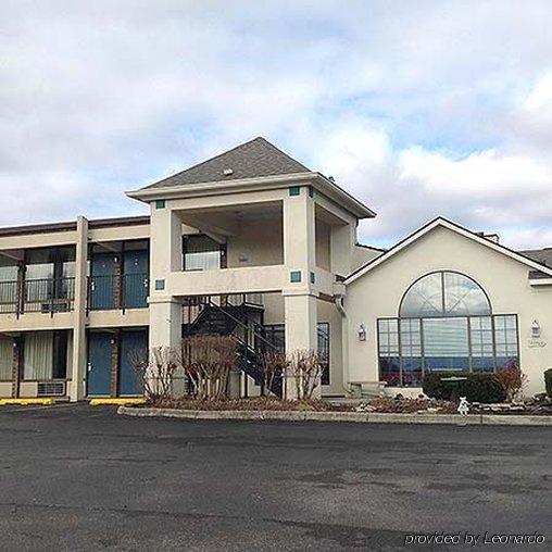 Inn Of Loudon Exterior photo