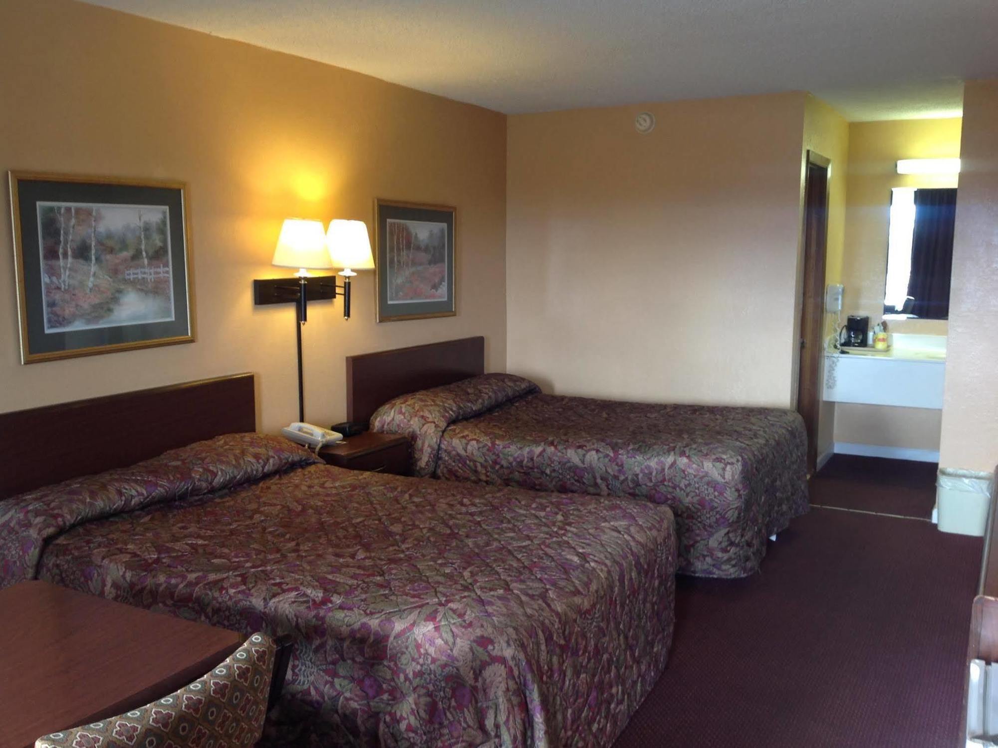 Inn Of Loudon Exterior photo