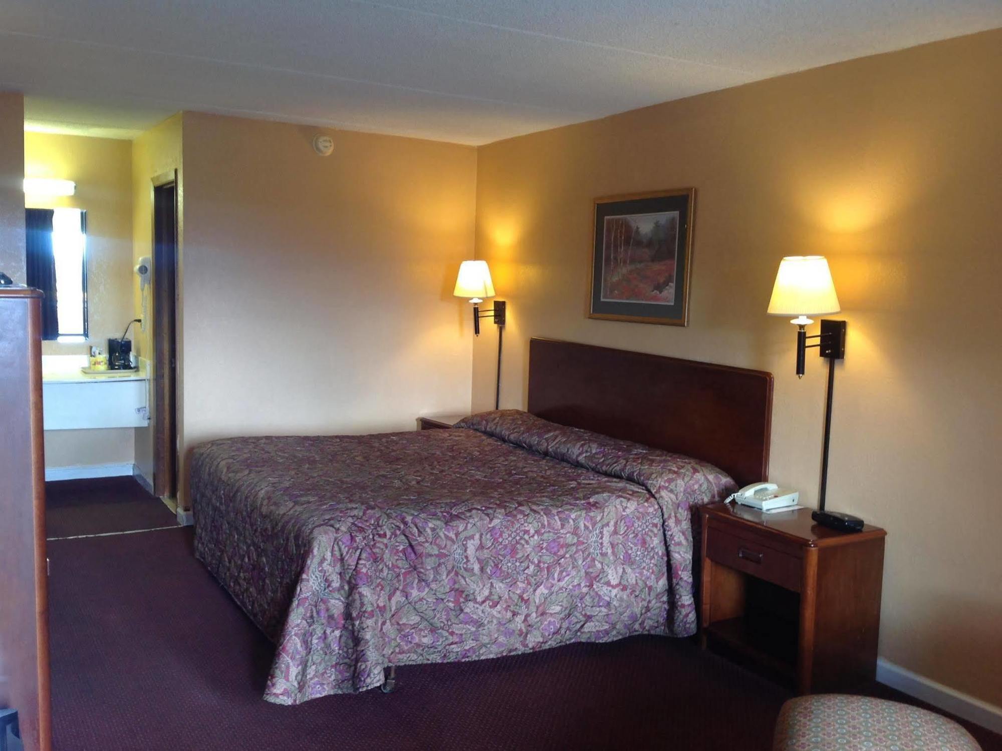 Inn Of Loudon Exterior photo